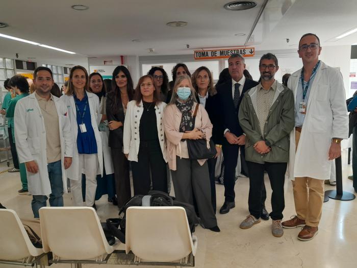 Autoridades que han asistido a la jornada de vacunación celebrada en el Clínico de Zaragoza para estudiantes de Ciencias de la Salud