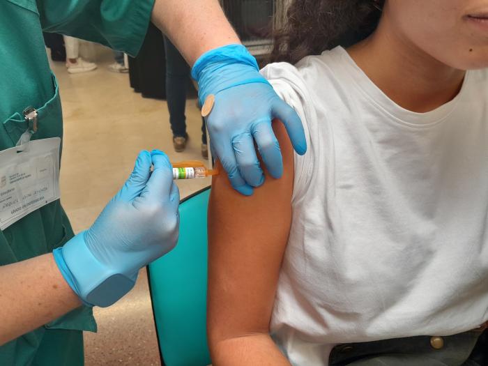Jornada de vacunación a estudiantes de Ciencias de la Salud en el Hospital Clínico de Zaragoza