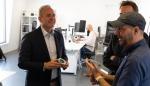 Jorge Azcón visita las oficinas de Oboria Digital empresa, de capital 100% aragonés, saltó a la fama mundial gracias a la construcción en Las Vegas de The Sphere, el edificio esférico más grande de la tierra.