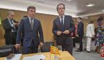 El consejero Roberto Bermúdez de Castro con el director general de Presupuestos, Ignacio Barquero (i), en el Consejo de Política Fiscal y Financiera.