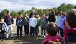 Más de 80 escolares de la comarca de Albarracín participan en la segunda plantación de la campaña ¿Un niño-un árbol: ayúdales a crecer¿