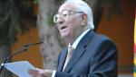 El presidente del Gobierno de Aragón, Marcelino Iglesias, entrega el Premio de las Letras Aragonesas 2005 a Rosendo Tello