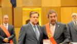 Marcelino Iglesias ha recibido la Medalla ´´Defensor de Zaragoza´´ de manos del alcalde de la ciudad