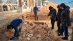 La directora de Patrimonio Cultural visita los trabajos de exhumación que se llevan a cabo en Belchite