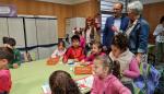 Felipe Faci visita el aula de madrugadores del CPI Parque Goya de Zaragoza