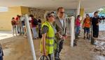 El consejero de Educación, Felipe Faci, ha visitado el CEIP María Zambrano para conocer los daños sufridos por la tormenta de ayer