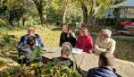 El director general se ha reunido con el alcalde y representantes de las familias en Caneto.