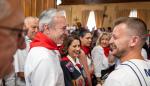 El presidente Azcón, de rojo y blanco este sábado en Teruel