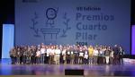 Foto de familia con todos los premiados en la VII edición del Cuarto Pilar