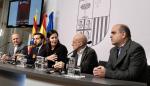 La directora general de Deporte, Cristina García, el presidente de la Real Federación Española de Voleibol (RFEVB), Felipe Pascual, el presidente de la Federación Aragonesa de Voleibol, David Lechón, y el concejal delegado de Deporte del Ayuntamiento de Z