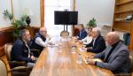 Reunión del consejero Octavio López y su equipo con los representantes de la Asociación Provincial de Auto-Taxi de Zaragoza.