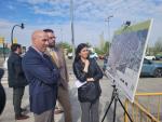 David Sánchez, Tatiana Gaudes y el gerente del CTAZ, Javier Jiménez, en la presentación de las obras del carril bici.