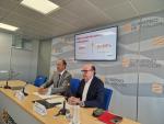 El consejero de Sanidad y el director general de Asistencia Sanitaria en la rueda de prensa celebrada hoy