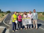 La directora general de Administración Local, el director gerente del CTAZ y los alcaldes de La Puebla de Alfindén y Pastriz han inaugurado hoy la conexión ciclista entre los dos municipios.