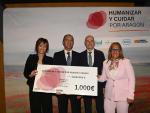 El consejero de Sanidad, José Luis Bancalero, con los profesionales galardonados en la I edición de los Premios HumanizAR y CuidAR por Aragón