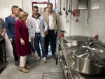 Visita a las nuevas cocinas del CEIP María Moliner