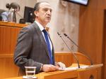 El consejero de Sanidad del Gobierno de Aragón, José Luis Bancalero Flores, durante su comparecencia ante el pleno de las Cortes de Aragón