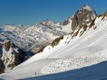Imagen de un alud de fusión el Pirineo donde el peligro de avalanchas sigue vigente por lo que se recomienda máxima precaución