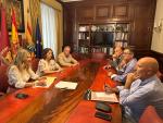 La vicepresidenta y la alcaldesa de Teruel han mantenido este martes una reunión con la directiva del Club Deportivo Teruel