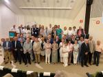 El consejero de Sanidad con los profesionales reconocidos hoy en la celebración del 40 aniversario del primer trasplante renal en el Hospital Universitario Miguel Servet
