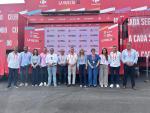 La vicepresidenta Mar Vaquero, los consejeros Luis Biendicho y Arancha Simón, la directora general de Turismo y Hostelería, María Nogueras; junto a otras autoridades de distintas administraciones