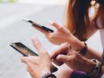 El procedimiento establece la recogida segura de pruebas, la notificación inmediata a la Administración y las FCSE y el reporte directo ante las plataformas digitales
