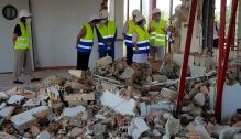 La consejera de Ciudadanía y Derechos Sociales del Gobierno de Aragón, María Victoria Broto, visita en la residencia del IASS Ciudad de Huesca las obras para construir dos unidades de convivencia