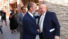 Lambán asiste a la presentación de proyectos de renovables en Andorra