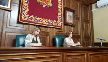 La consejera de Presidencia y Relaciones Institucionales, Mayte Pérez, firma hoy el convenio de colaboración entre el Gobierno de Aragón y el Ayuntamiento de Teruel