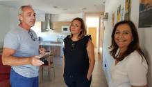 La consejera Mayte Pérez, en las instalaciones de la base turolense de Blancos del Coscojar