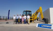 Presentación de las 10 retrocargadoras que se distribuirán entre los parques de las tres provincias