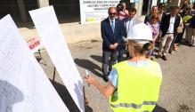 Lambán visita las obras del centro de mayores de Mequinenza