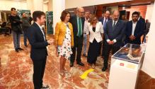 Lambán inaugura la exposición "40 años Creciendo en la provincia de Teruel