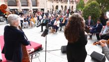 Lambán inaugura la exposición "40 años Creciendo en la provincia de Teruel