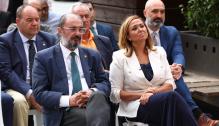 Lambán inaugura la exposición "40 años Creciendo en la provincia de Teruel
