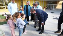 El Presidente de Aragón visita las instalaciones del CEIP María Zambrano