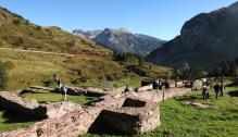 Lambán visita el yacimiento arqueológico del Hospital de Santa Cristina de Somport