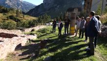 Lambán visita el yacimiento arqueológico del Hospital de Santa Cristina de Somport