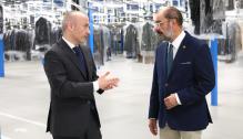 Lambán visita la Plataforma Europa de INDITEX y su nueva ampliación