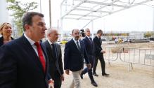 Lambán visita la Plataforma Europa de INDITEX y su nueva ampliación