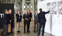 Lambán visita la Plataforma Europa de INDITEX y su nueva ampliación