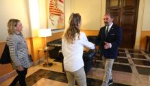 Lambán recibe a Olga Martín Preccis, participante en el Reto Pelayo
