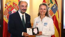 Lambán recibe a Olga Martín Preccis, participante en el Reto Pelayo