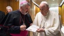 Lambán invita al Papa a visitar Zaragoza, reivindica los nexos del Reino de Aragón con la autoridad pontificia y solicita la rehabilitación del Papa Luna