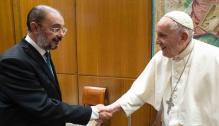 Lambán invita al Papa a visitar Zaragoza, reivindica los nexos del Reino de Aragón con la autoridad pontificia y solicita la rehabilitación del Papa Luna
