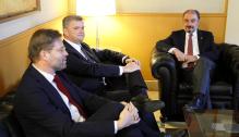 El Presidente de Aragón mantiene una reunión con el director de Amazon para abordar los proyectos de la multinacional en Aragón