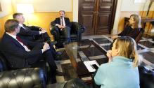 El Presidente de Aragón mantiene una reunión con el director de Amazon para abordar los proyectos de la multinacional en Aragón