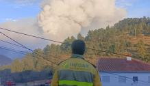Un miembro del INFOAR en el incendio de San Agustín.