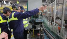 Lambán visita la empresa Verallia Spain