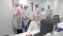 Javier Lambán visita las obras de ampliación de Certest Biotec
